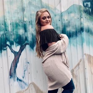 Meet your Posher, Kayla